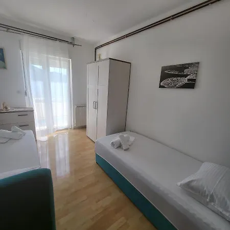 Апартаменты Viky Примоштен