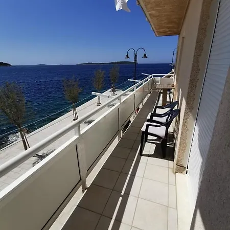 Viky Примоштен