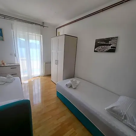 Apartment Viky Primosten