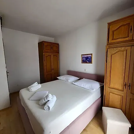 Viky Apartment *