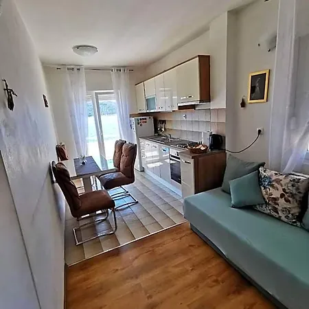 Viky Apartment